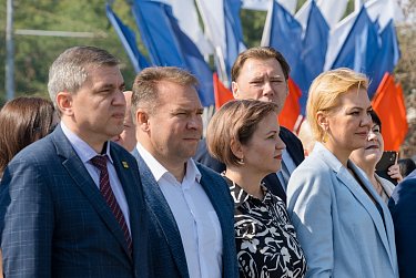 Объединены триколором!